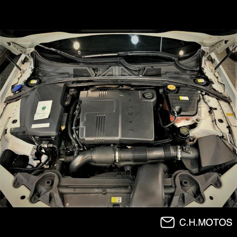 2012年 Jaguar XF 2.2D