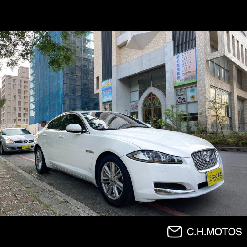 2012年 Jaguar XF 2.2D