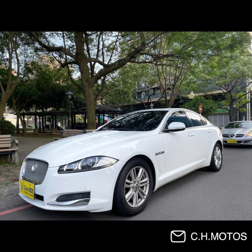 2012年 Jaguar XF 2.2D