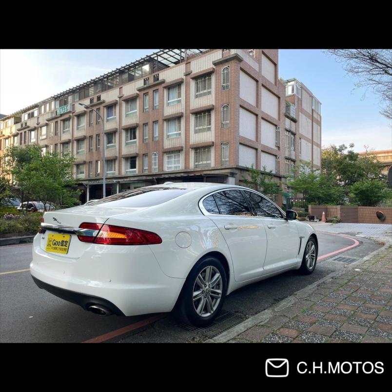 2012年 Jaguar XF 2.2D