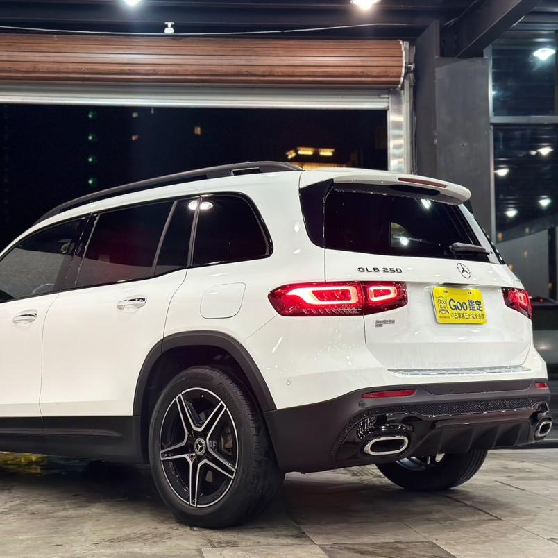 2022 Mercedes-Benz GLB250 4Mtic