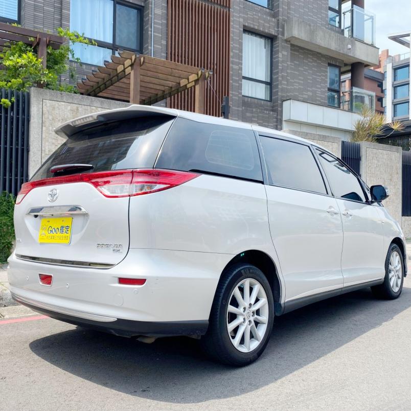 2017年 Toyota Previa 2.4 頂級