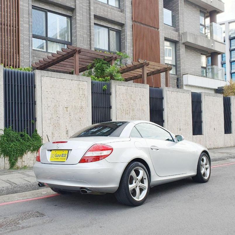 2005年 Mercedes-Benz SLK350