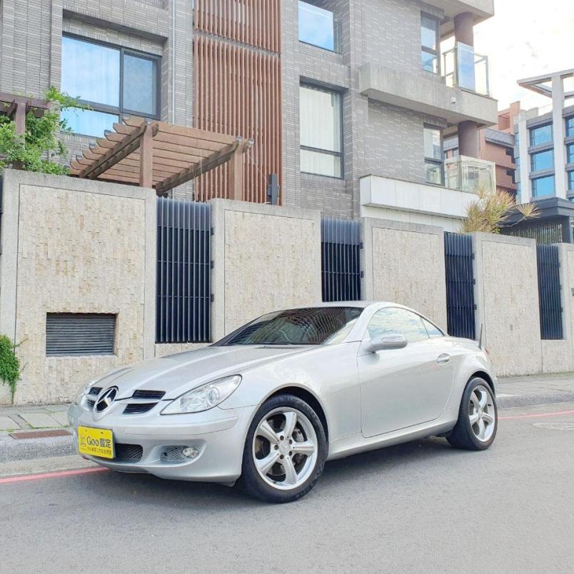 2005年 Mercedes-Benz SLK350