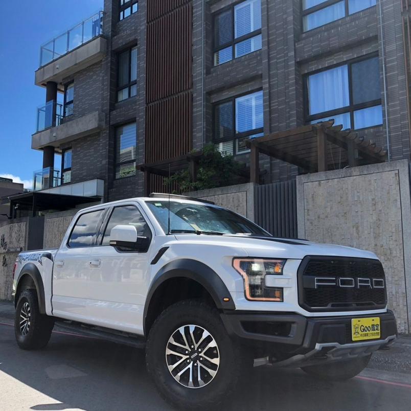 FORD F-150 4x4 RAPTOR