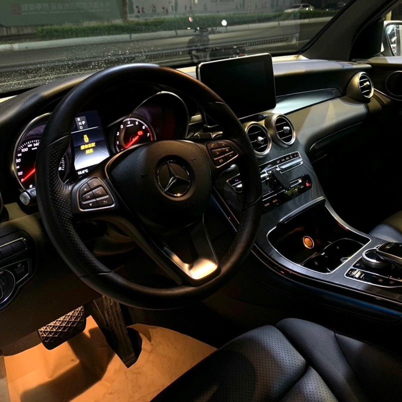 2018 Mercedes-Benz GLC 300