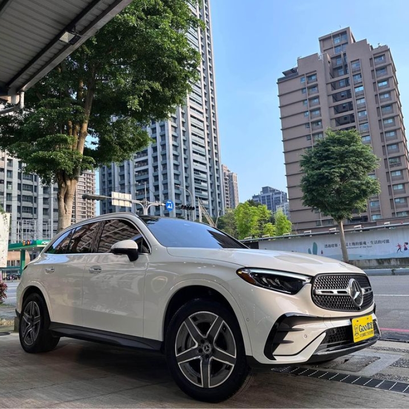 2023 GLC300