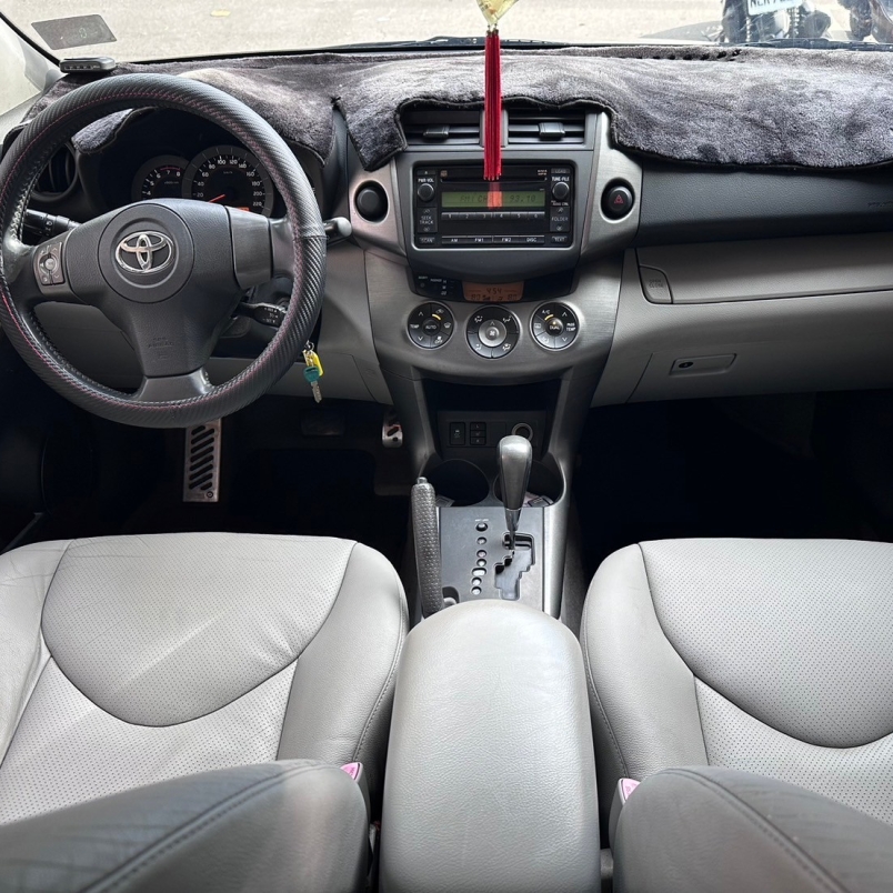 RAV4