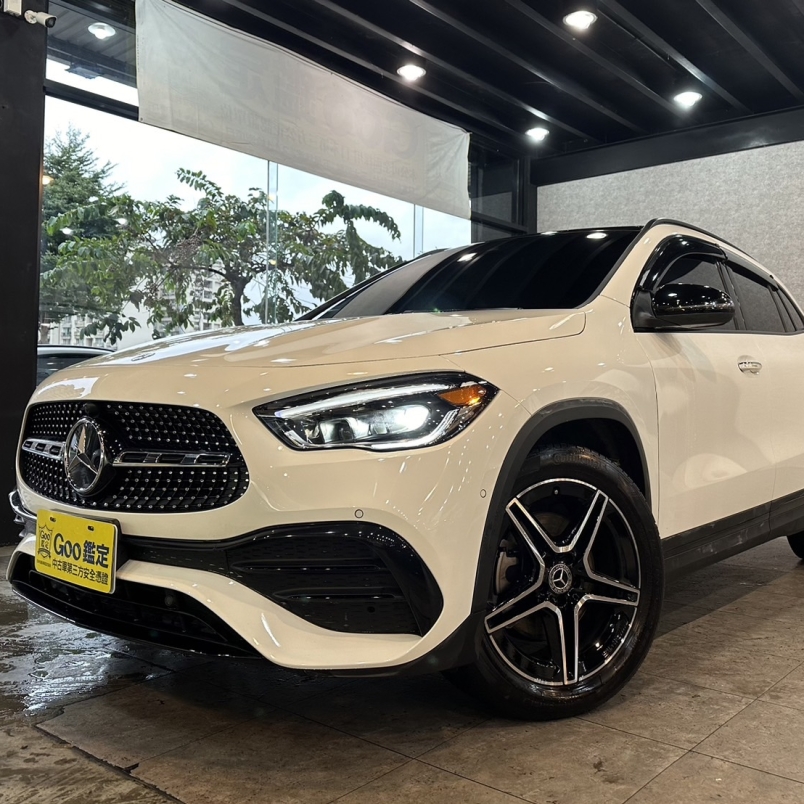Benz GLA250 4MATIC