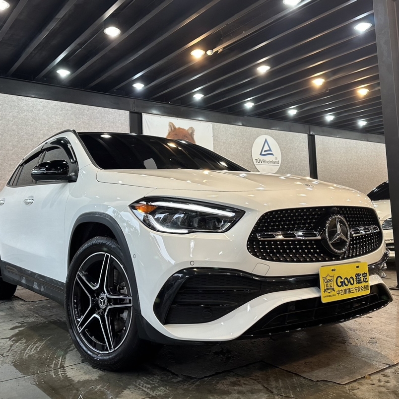 Benz GLA250 4MATIC