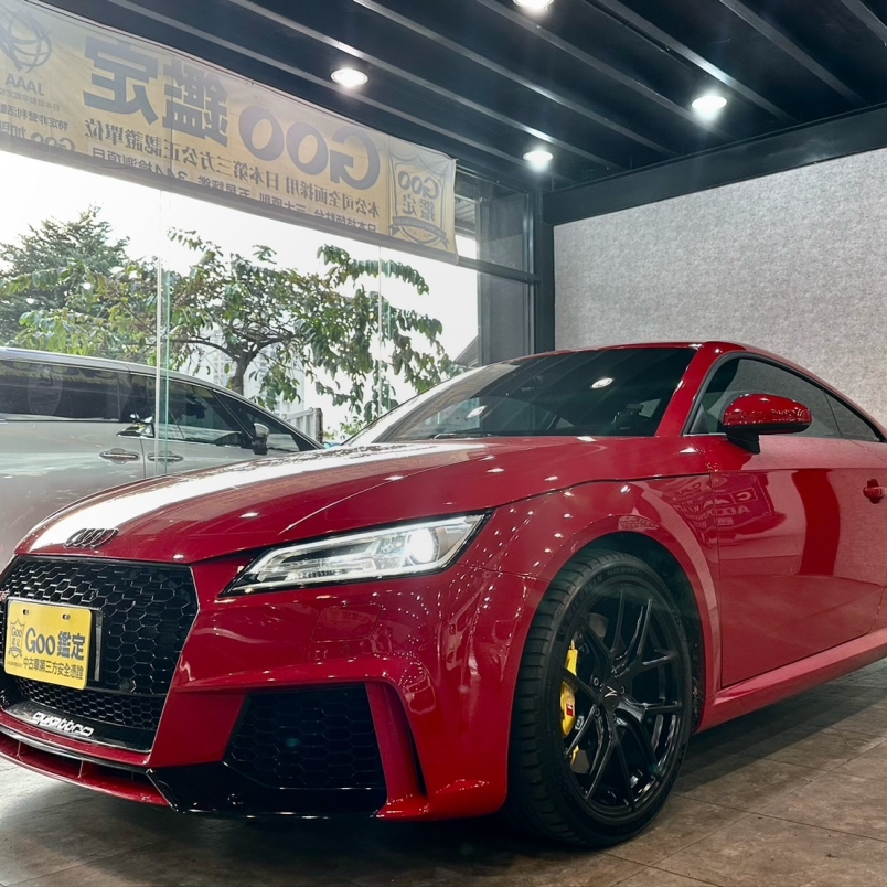 AUDI TT