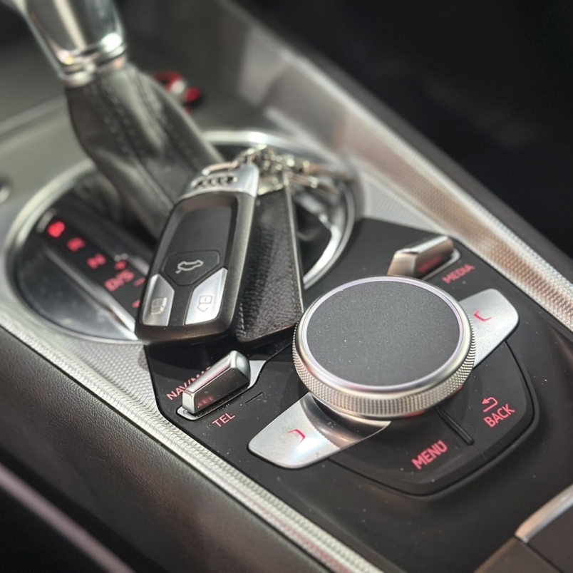 AUDI TT