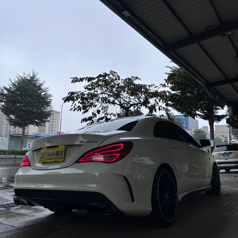Benz CLA45 4MATIC 