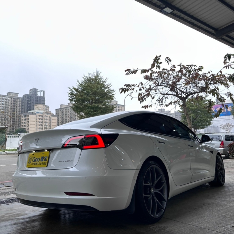 Tesla Model 3 Long Range