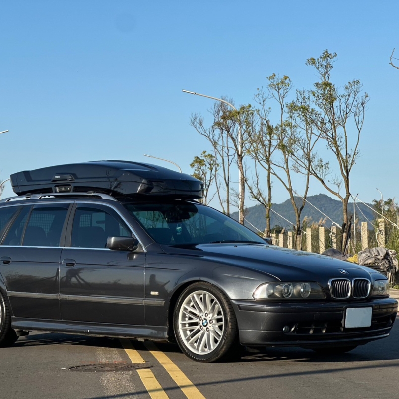 BMW E39 528i
