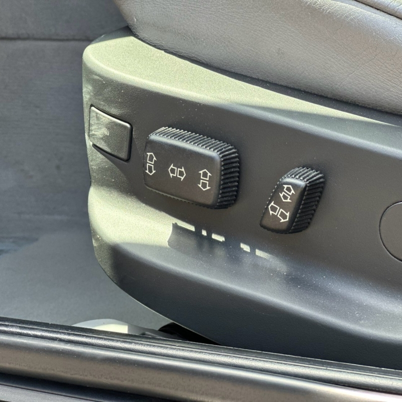 BMW E39 528i