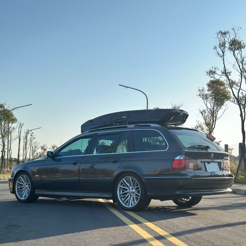 BMW E39 528i