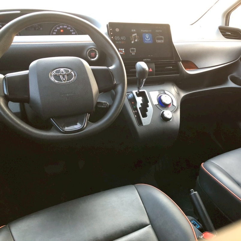 Toyota Sienta