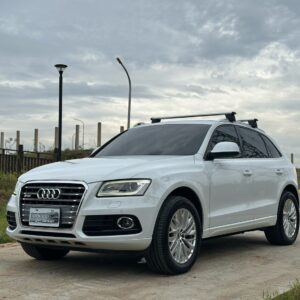 2014年 AUDI Q5 40 TFSI quattro