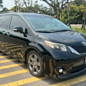 2012 TOYOTA SIENNA