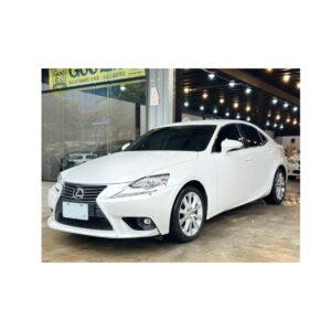2016 LEXUS IS200T